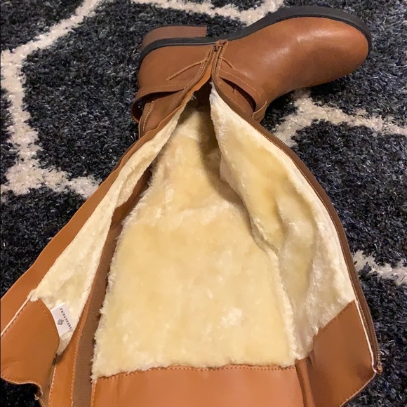 New brown knee high boots - Picture 4 of 6